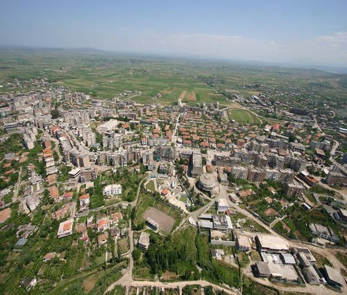 Demokratët e fshatit të Balilit: Kokëdhima i lidhur me “Escobarin”