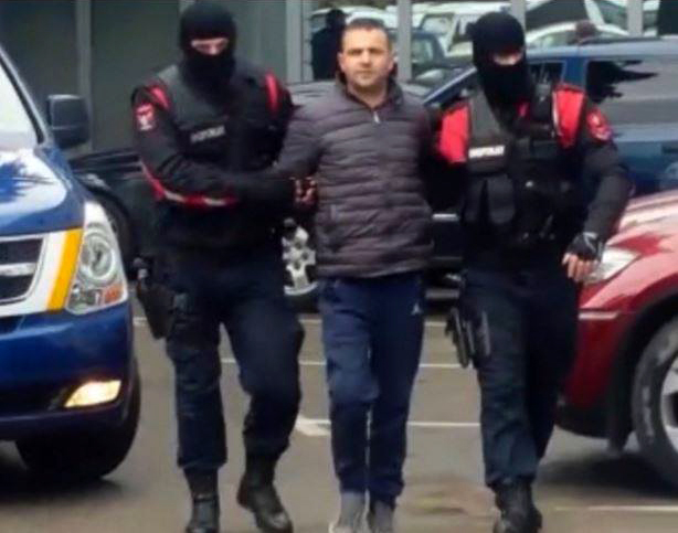 DETAJET E HETIMIT/ Gjurmët e gjakut në ML zbuluan Denis Shtrazën