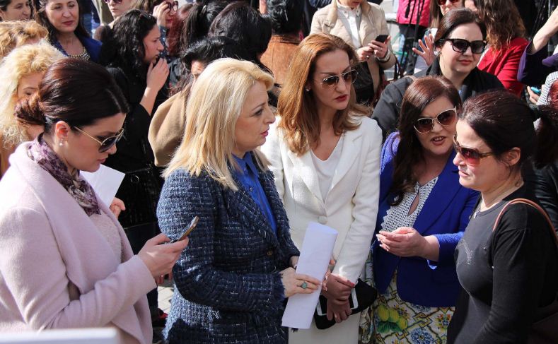 Reforma në Drejtësi, Liljana Elmazi: Ne, deputetet e opozitës nuk do të jemi palë e asnjë pazari