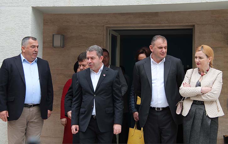 REPLIKAT/ Të gjithë në PDIU kundër deputetit të PS, Blushi – Idrizit: Tërhiq gjuhën përndryshe do merrem vetëm me ty