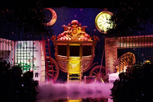 FOTO GALERI/ Fashion, Hirushja dhe Borëbardha vishen me Dolce & Gabbana