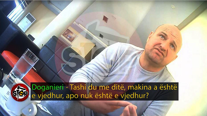 “Rilindja” e doganës, me 300 euro fut makina të vjedhura në pikën e Morinit