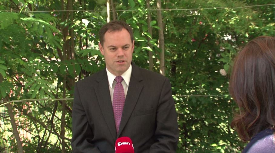 Dhoma Amerikane: Ulni taksat për të nxitur rritjen ekonomike