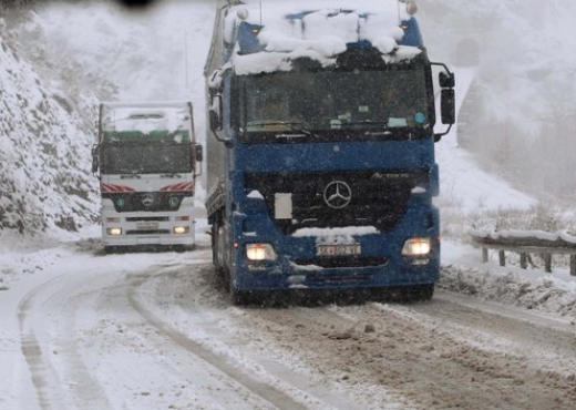 Dëbora arrin në 50 cm në Dibër, ja rrugët e bllokuara
