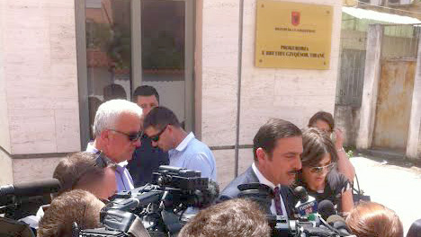 Pas 90 minutash ballafaqim me Bajraktarin, Didi i qëndron versionit të parë