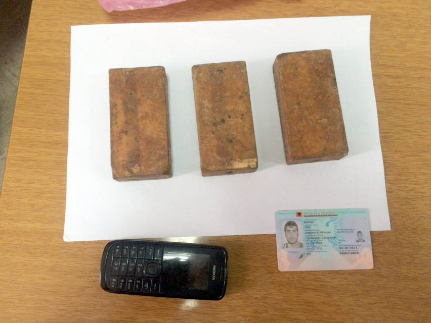 Vlorë, arrestohet me 2 kg tritol në makinë, e transportonte nga Gjirokastra