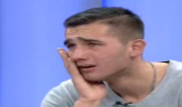 Historia e dhimbshme e 20-vjeçarit me nënën e sëmurë: Kam vuajtur sa vetëm shpirti im e di