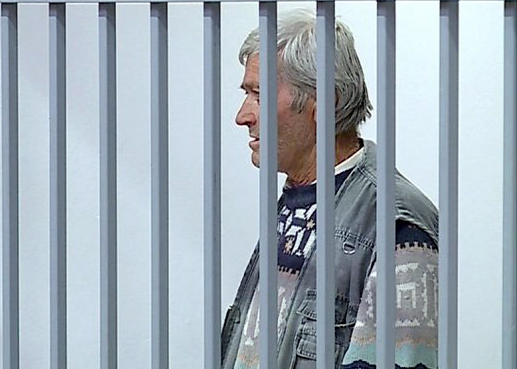 FOTO/ Gjykata 24 vjet burg babait vrasës të vajzës shtatzënë, 200 orë punë të detyruar edhe për vëllanë