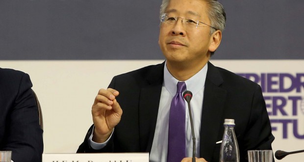 Reforma në drejtësi, Lu ashpërson tonet: Politikanët shqiptarë arrogantë