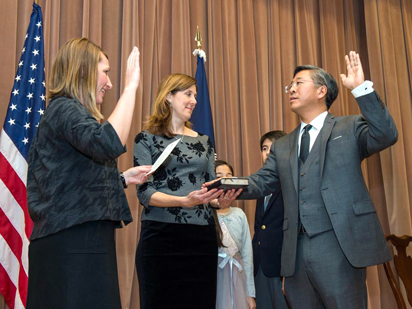 Betohet Ambasadori Donald Lu: “Shqipëria aleate dhe mike e SHBA”