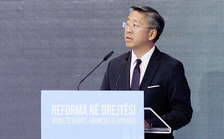 FOTO/ Donald Lu: Në sistemin tuaj të drejtësisë, disa duhen pushuar nga puna disa në burg për korrupsion