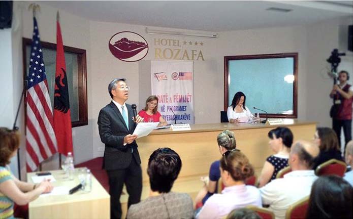 Ambasadori Lu apelon: Mos shisni votën, mos votoni kandidatët e inkriminuar