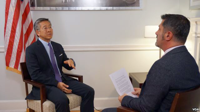 ZËRI AMERIKËS/ Ambasadori Lu: Krimi dhe politika…?! Lidhje serioze midis këtyre dy botëve në Shqipëri