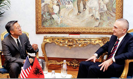 Ambasadori Lu i shkon në zyrë Ilir Metës