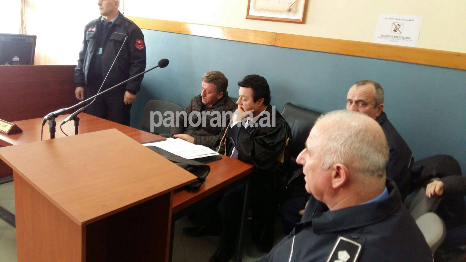 Drejtori i Burgut: Mos më shikoni ashtu, fajin për Berishën e ka…