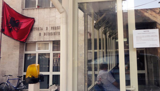 EMRAT/ Ja masat ndëshkuese për 32 punonjësit e burgut të Shënkollit