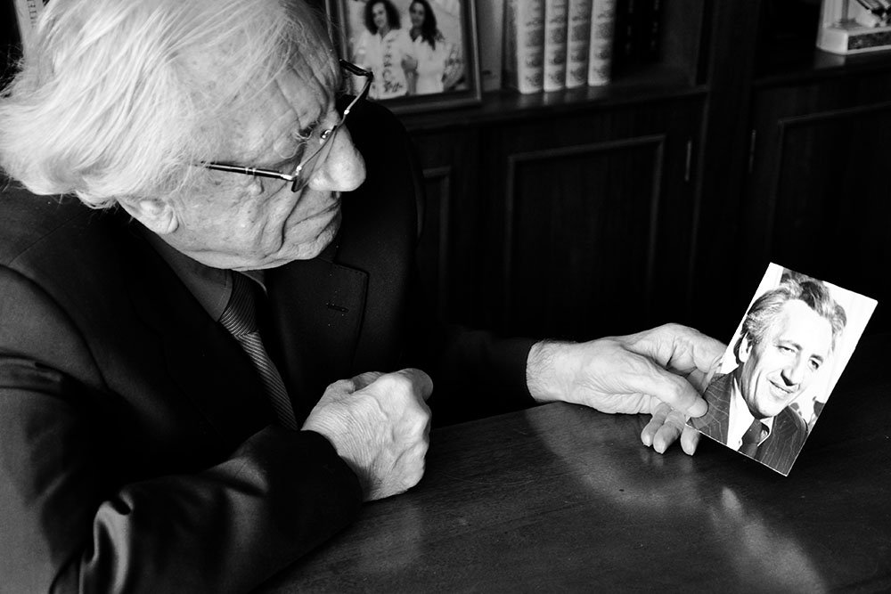 DETAJET/Të dielën lamtumira e fundit për Dritëro Agollin