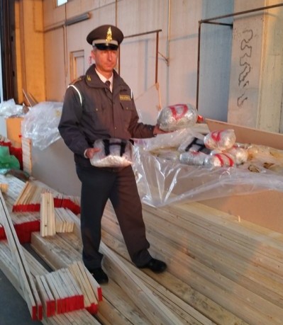 Trafiku i 1.6 ton droge në Itali, gjenden fajtorët, dy punëtorë të “Rapiscan”