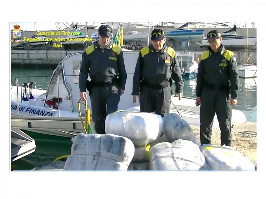 Kapet gomonia më 500 kg drogë, vinte nga Shqipëria