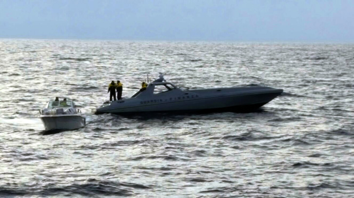 VIDEO/ Ndjekje si nëpër filma, tre motovedeta të GdF rrethojnë skafin shqiptar me 1.3 ton drogë në det