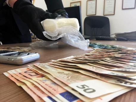 Itali, ja kodet dhe si funksiononte banda ndërkombëtare e trafikut të drogës dhe prostitutave