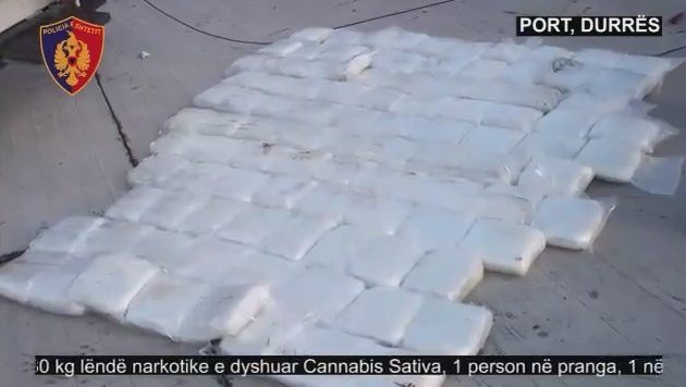 Kapet sasi e madhe droge në portin e Durrësit