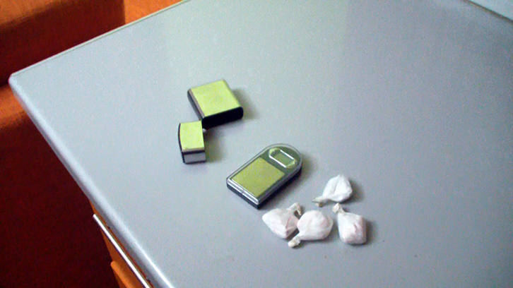 EMRAT/ Tiranë, shkatërrohet banda e shpërndarësve të drogës, katër nën pranga, një në kërkim