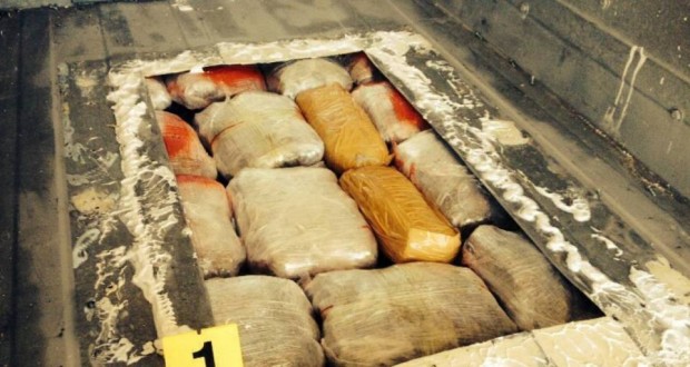 Kapshticë, një djalë dhe një vajzë “shoqëronin” 20 kg kanabis