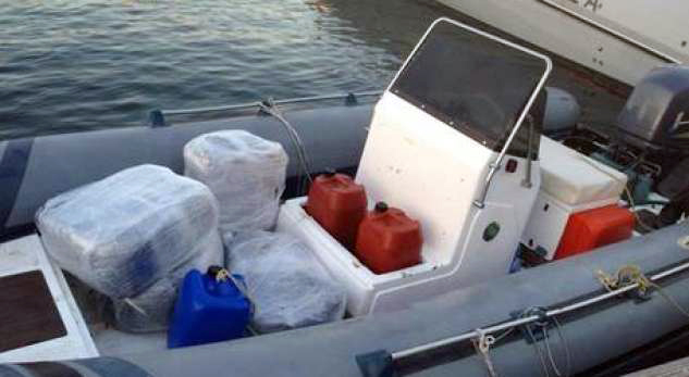 Droga “made in Albania” kapërcen kanalin e Çukës, policia shqiptare e mëson nga mediat greke