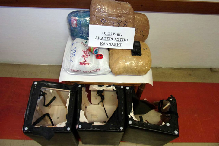 Rodos, fshehu 10 kg kanabis në mobiliet e shtëpisë, arrestohet 24-vjeçari shqiptar