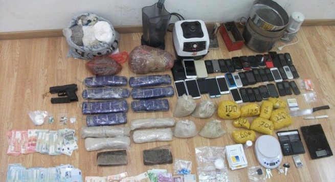 Greqi, goditet grupi i trafikut të kokainës, arrestohen 14 persona, 11 janë shqiptarë