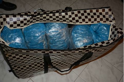 LAJM I FUNDIT/Kapet sasi e madhe droge në një tunel në Sarandë, 8 gra e 1 burrë në pranga