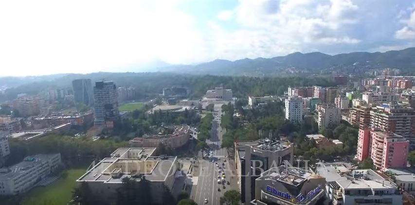 VIDEO / Tirana e parë me “syrin” e dronit