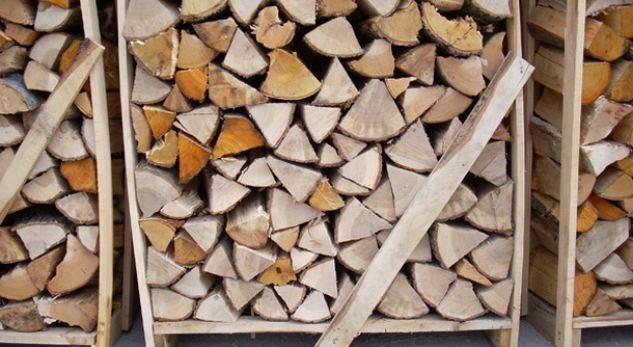 Moti i ftohtë rrit menjëherë çmimet e lëndëve djegëse