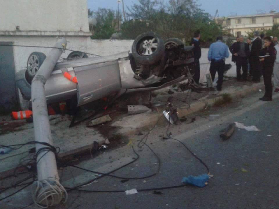 Aksident në Durrës, makina del nga rruga, humbin jetën dy persona