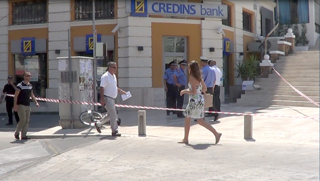 VIDEO/ Banka e vjedhur në Durrës