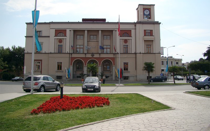 Durrës, këshilli bashkiak rrit 20 për qind çmimin e ujit