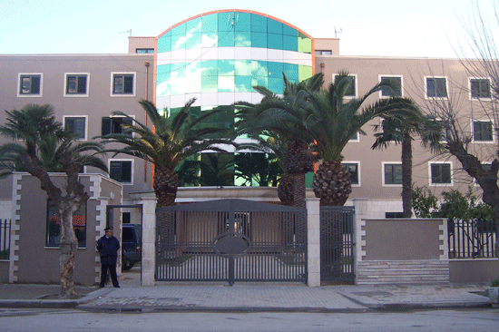 Familjarët apelojnë: Pengmarrësi i 11-vjeçares i sëmurë mendor, të mbyllet në Psikiatri