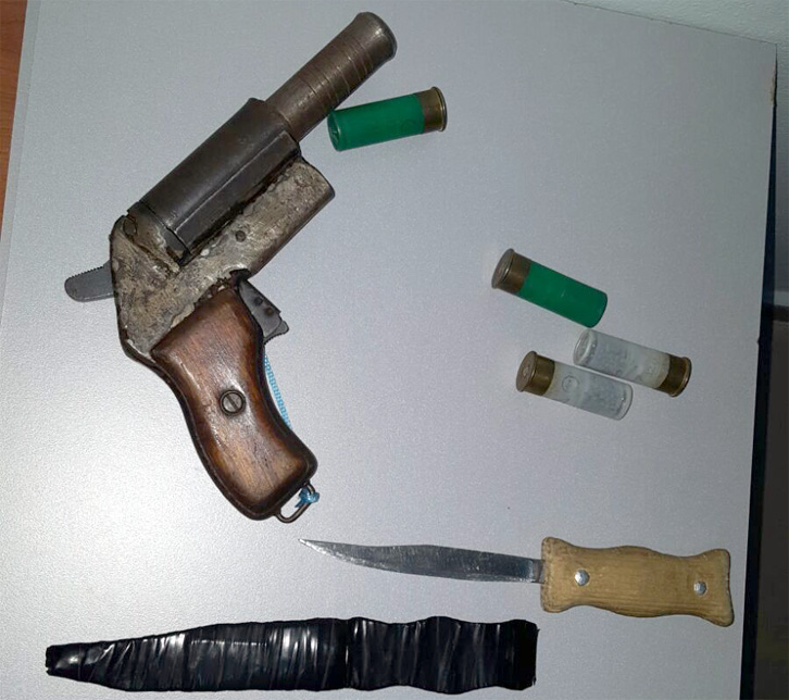 FOTO & EMRI/ Durrës, kryente veprime të turpshme me vajzën e tij 13-vjeçare, çarmatoset dhe arrestohet 56-vjeçari