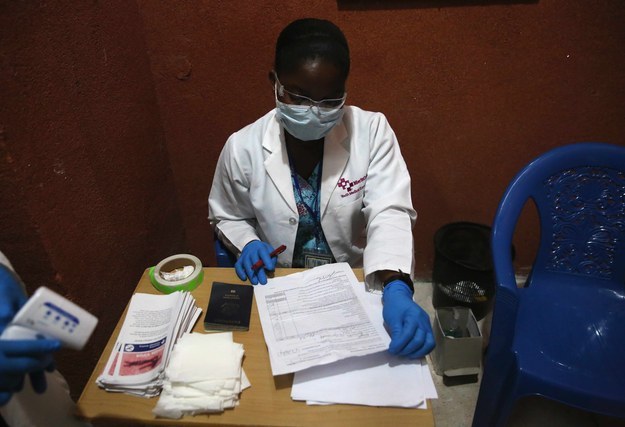 Ebola ka nisur të tërhiqet. Bie rastet me infeksion në Liberi