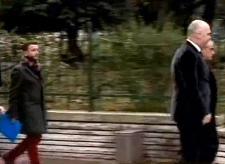 FOTO HUMOR/ Erion Braçe bodyguard…, “i ruan shpatullat” Edi Ramës