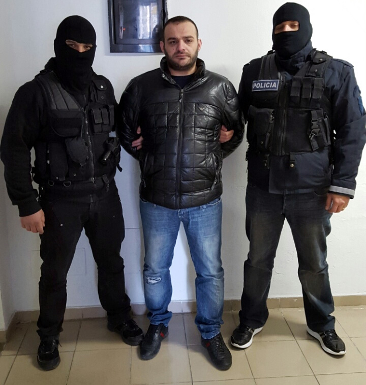 FOTO LAJM/ Të arrestuarit në Shqipëri nga operacioni “Tempesta 2015” për prostitucion