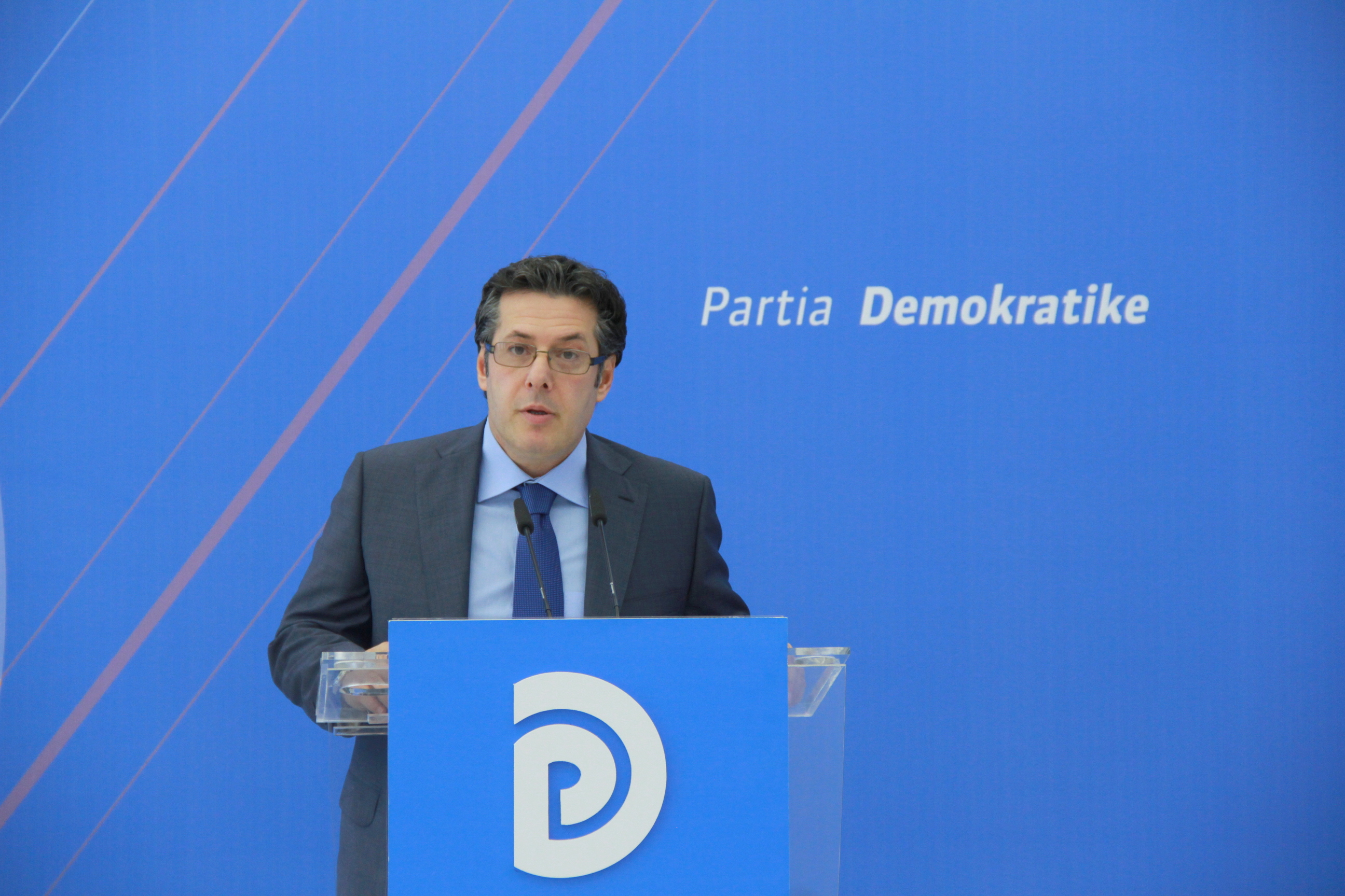 Edi Paloka tregon 2 ndërtuesit që po bëjnë miliarda