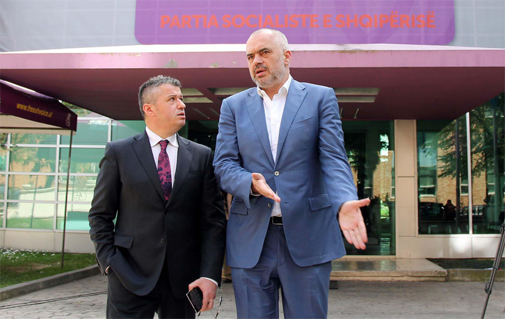 Edi Rama certifikon pasurinë e Alfred Pezës