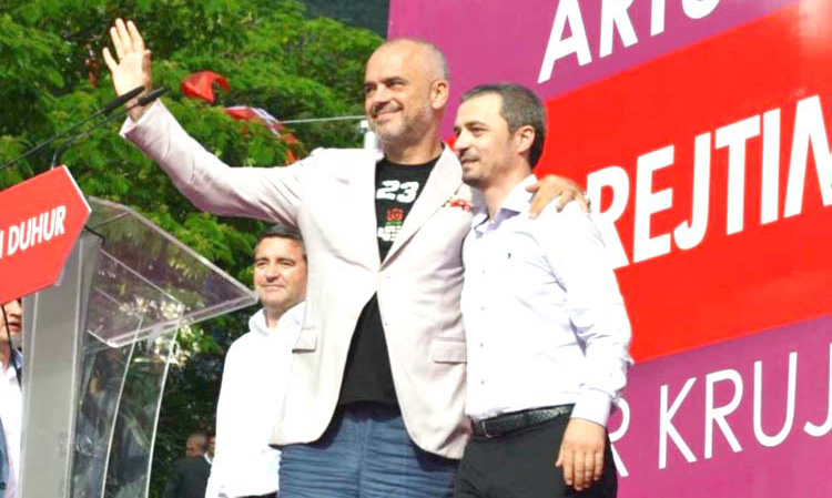 DORËHEQJA/ Flet Artur Bushi: Ja për çfarë më është lutur Edi Rama