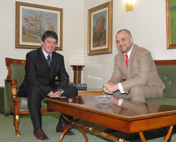 Bamir Topin nuk e fton askush, pranon ftesën e Edi Ramës