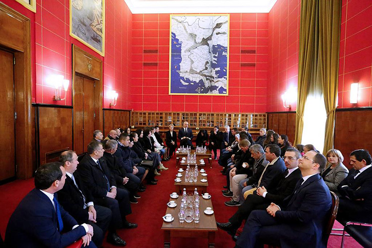 FOTO LAJM/ Rama në 20 janar darkë luksoze me  Metën, në 21 janar kafe e ujë familjarëve të viktimave…