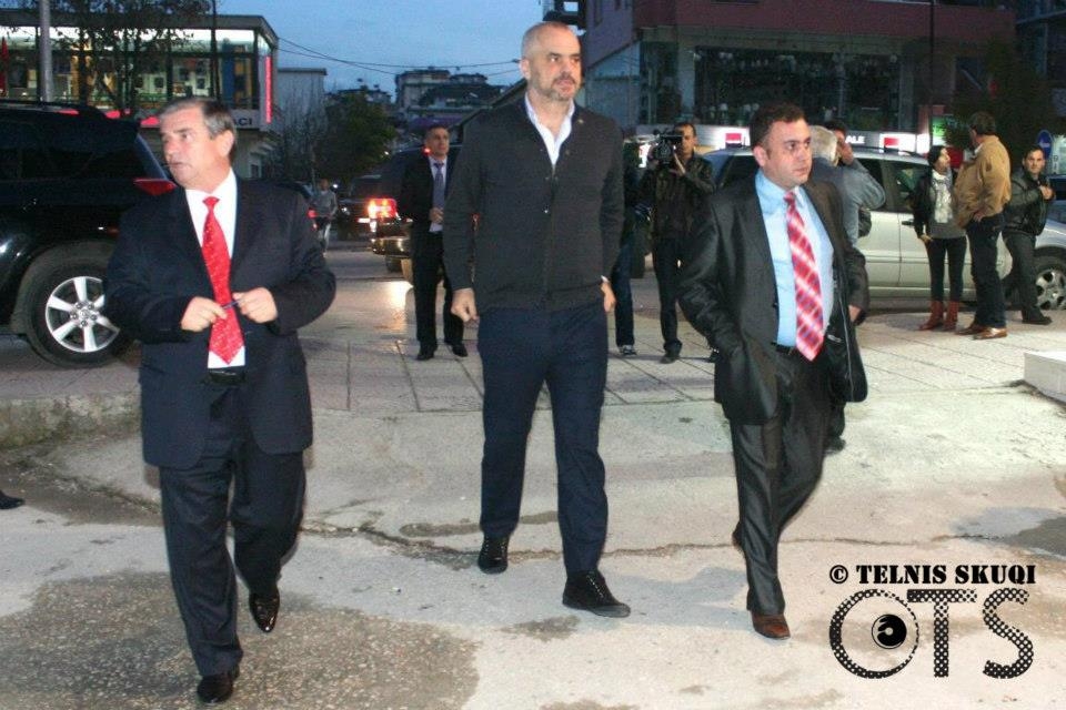 Zëri i Amerikës pickon Ramën: Emëroi prefektë me padi penale