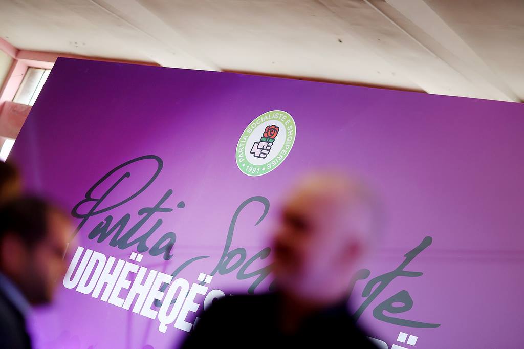 Basha, ironi me  Kryeministrin: Kush është Komisari i Jugut që nuk lahet