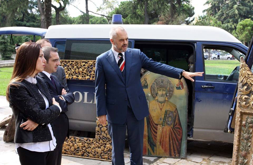 Gjergji Thimio “arratiset” nga burgu denoncon në TV: Edi Rama dhe Koco Kokëdhima hajdutë ikonash, Saimir Tahiri më ka kërcënuar